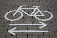 Radfahrer-Symbol mit Pfeilen